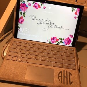 Microsoft surface pro 4!!! Great condition